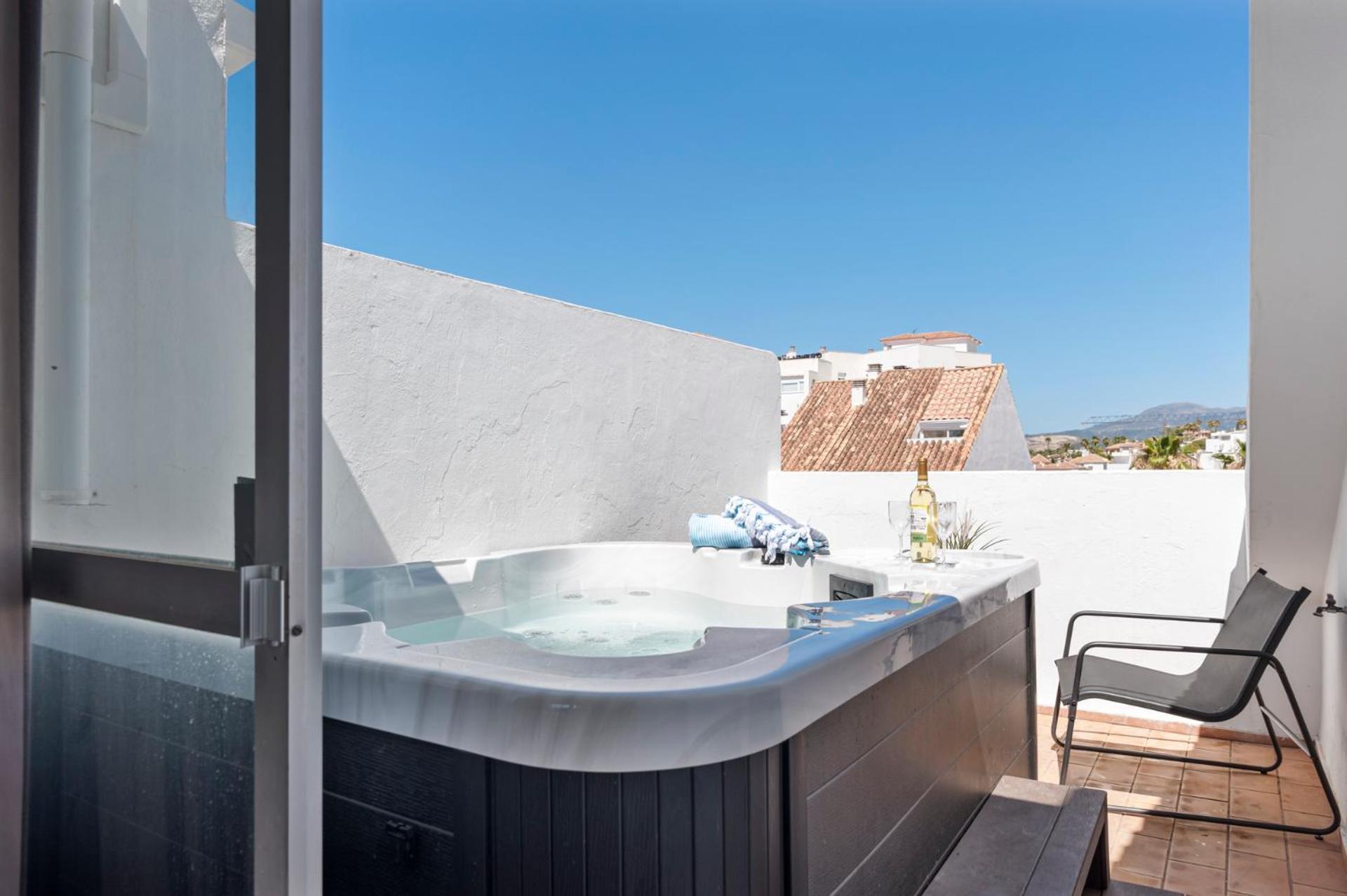 Lovely Penthouse Near Estepona Marina By Costarentals - Ref M15 エクステリア 写真